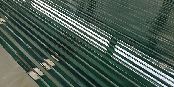Laminated hockey glass Laminated hockey glass